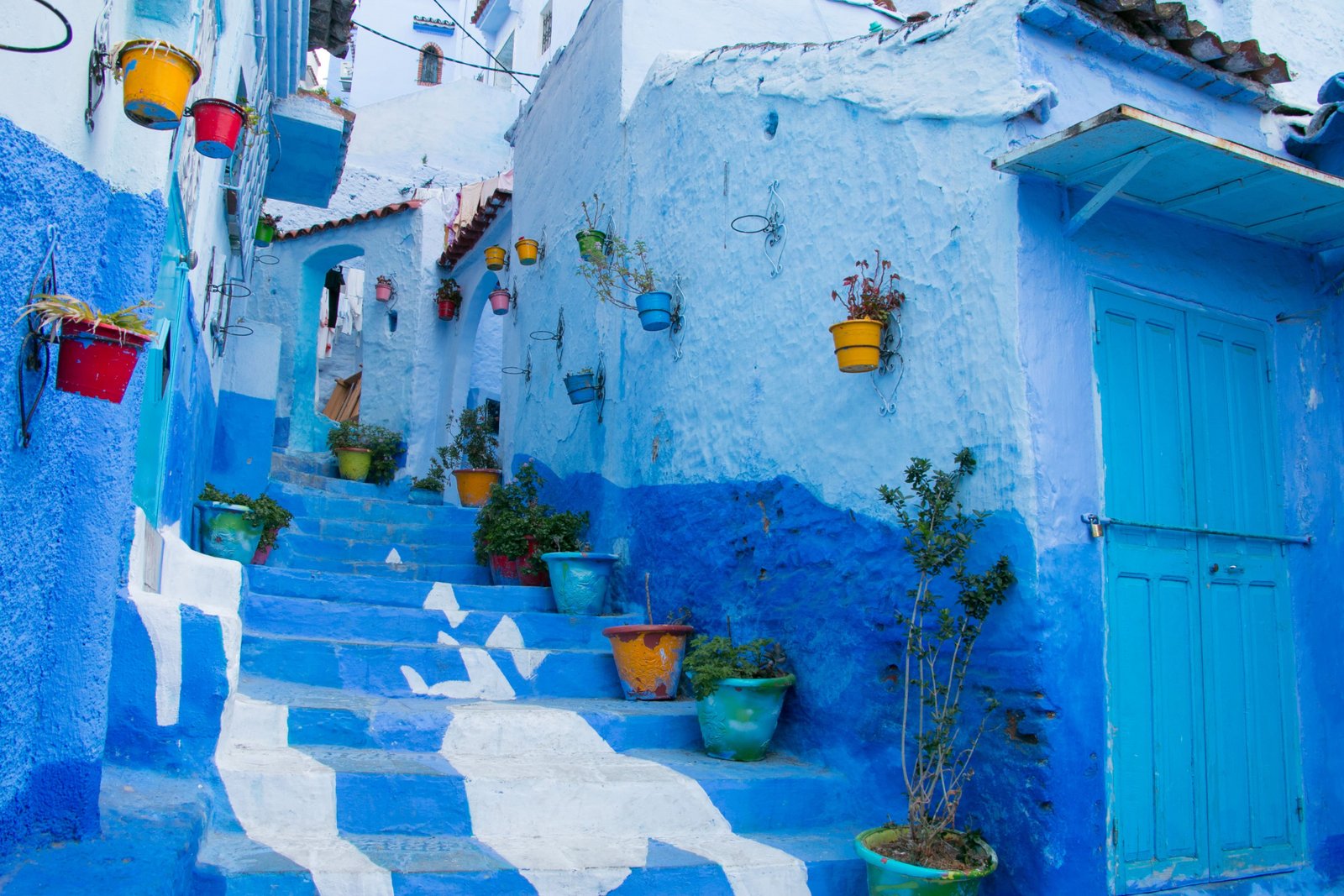 Casablanca to Chefchaouen & Fes: 5-Day Highlights Tour